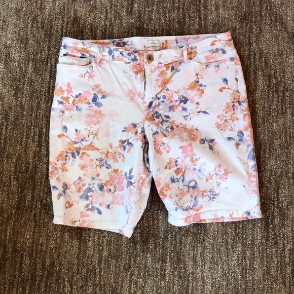 J. Jill Pants - J. Jill Floral Denim Shorts